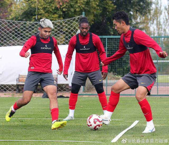 演两场保级, 也感动了亚, 降级区